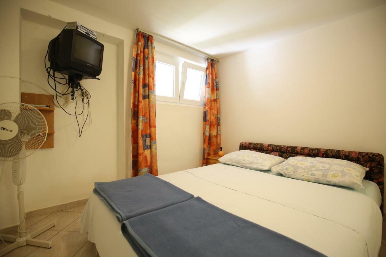 Apartments Paleka Petrcane Ngoại thất bức ảnh