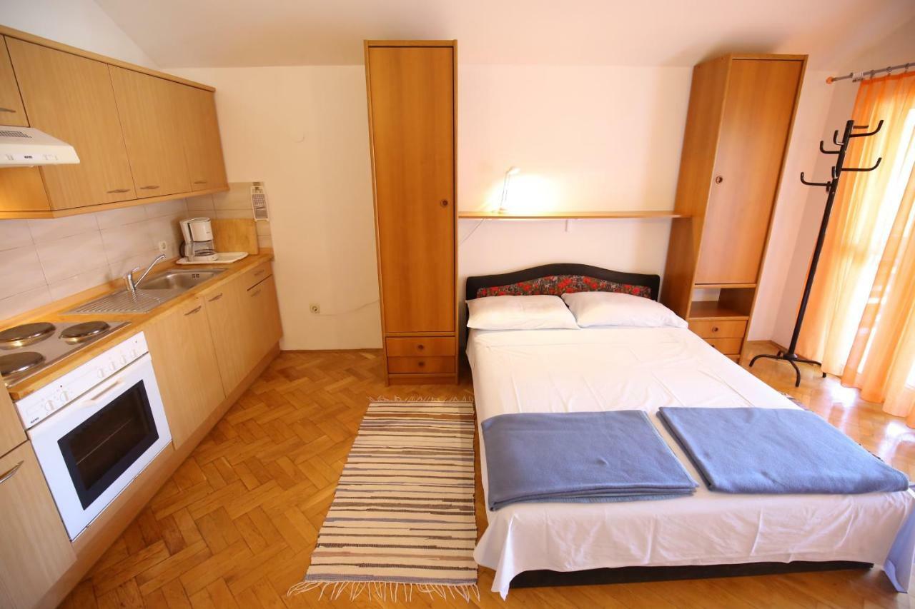 Apartments Paleka Petrcane Ngoại thất bức ảnh
