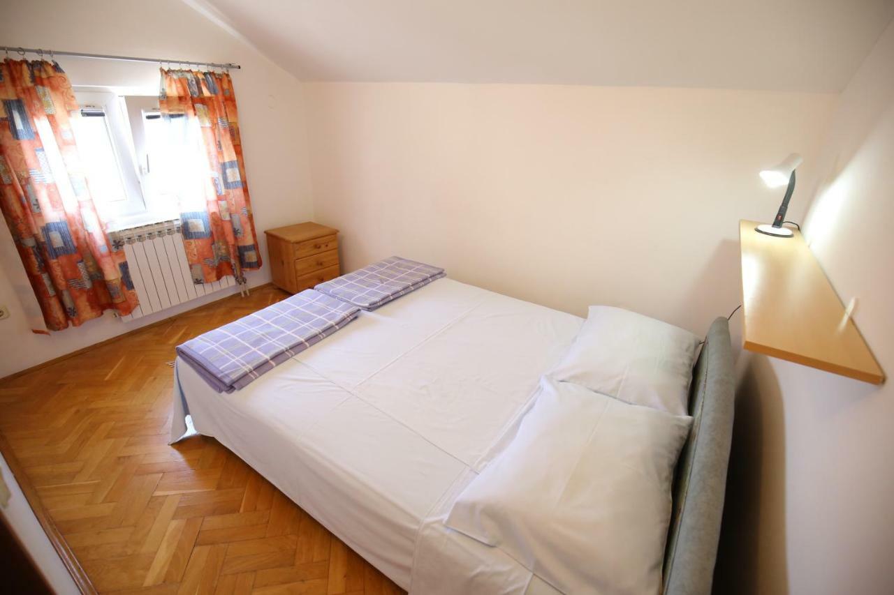 Apartments Paleka Petrcane Ngoại thất bức ảnh