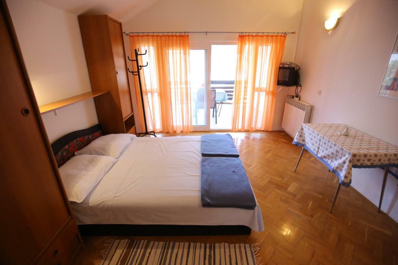 Apartments Paleka Petrcane Ngoại thất bức ảnh